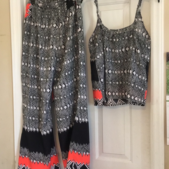 2pc Tank top & palazzo pants set - Picture 5 of 5